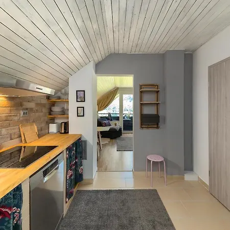 Roz'ca With Mountain View