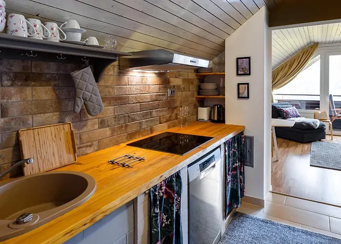 Roz'ca With Mountain View דירה מויסטראנה