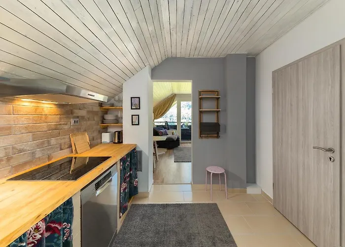 Roz'ca With Mountain View