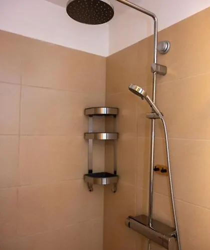 Roz'ca With Mountain View * מויסטראנה